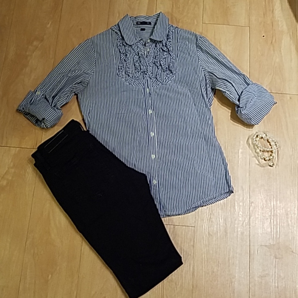 GAP Ruffle Front Pinstripe Button Down Shirt